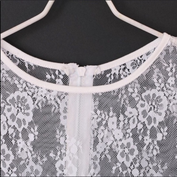 BOGO FREE 🎉 Last 1! Sheer White Lace Crop Top - Picture 4 of 5